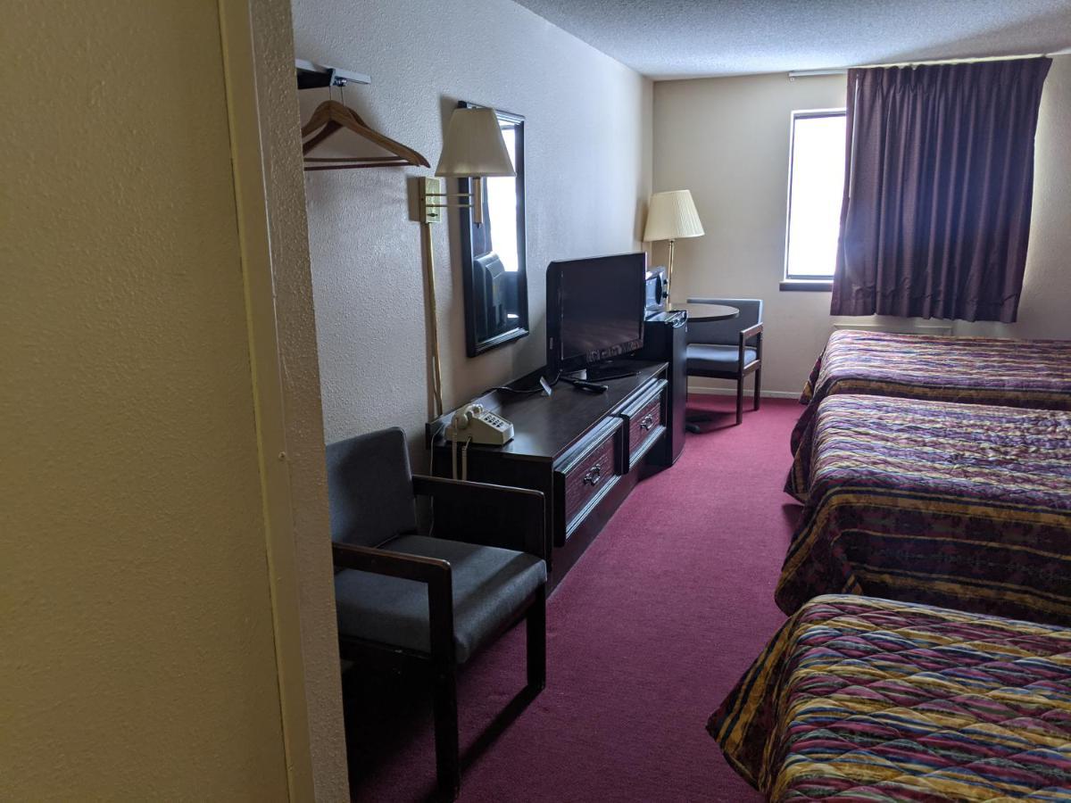 Super 8 By Wyndham Shelbyville Exterior foto