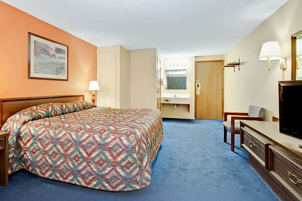 Super 8 By Wyndham Shelbyville Habitación foto